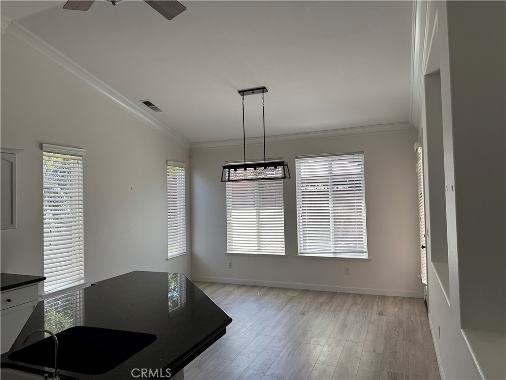 2974 Twain Ave, Clovis, CA 93611