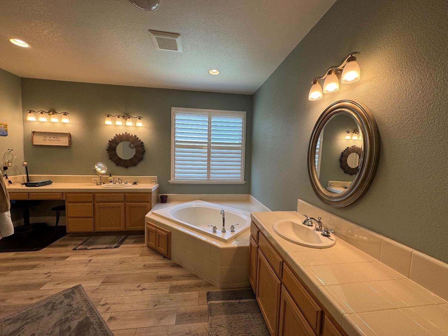 1822 N Magnolia, Clovis, CA 93619
