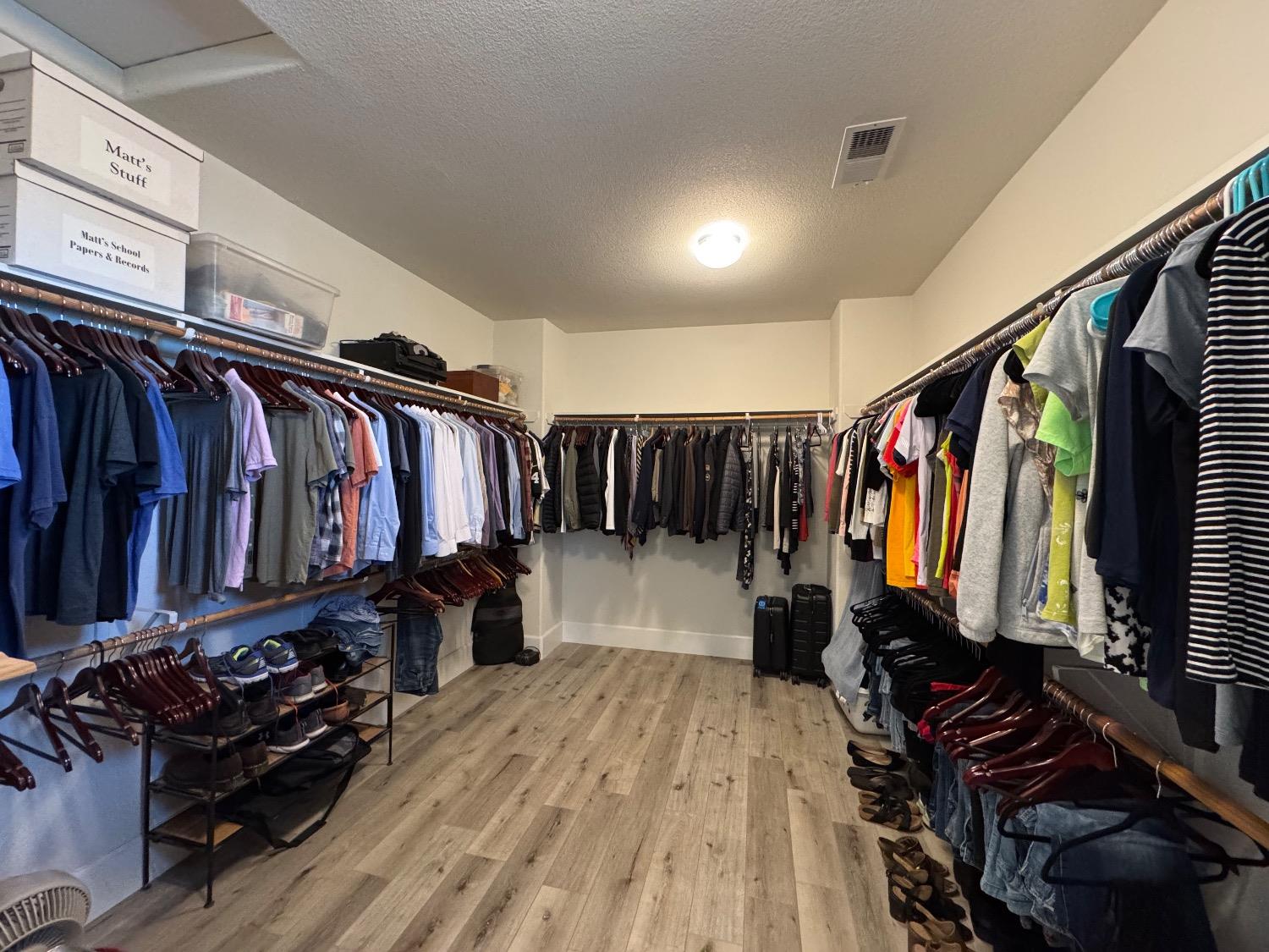 1822 N Magnolia, Clovis, CA 93619