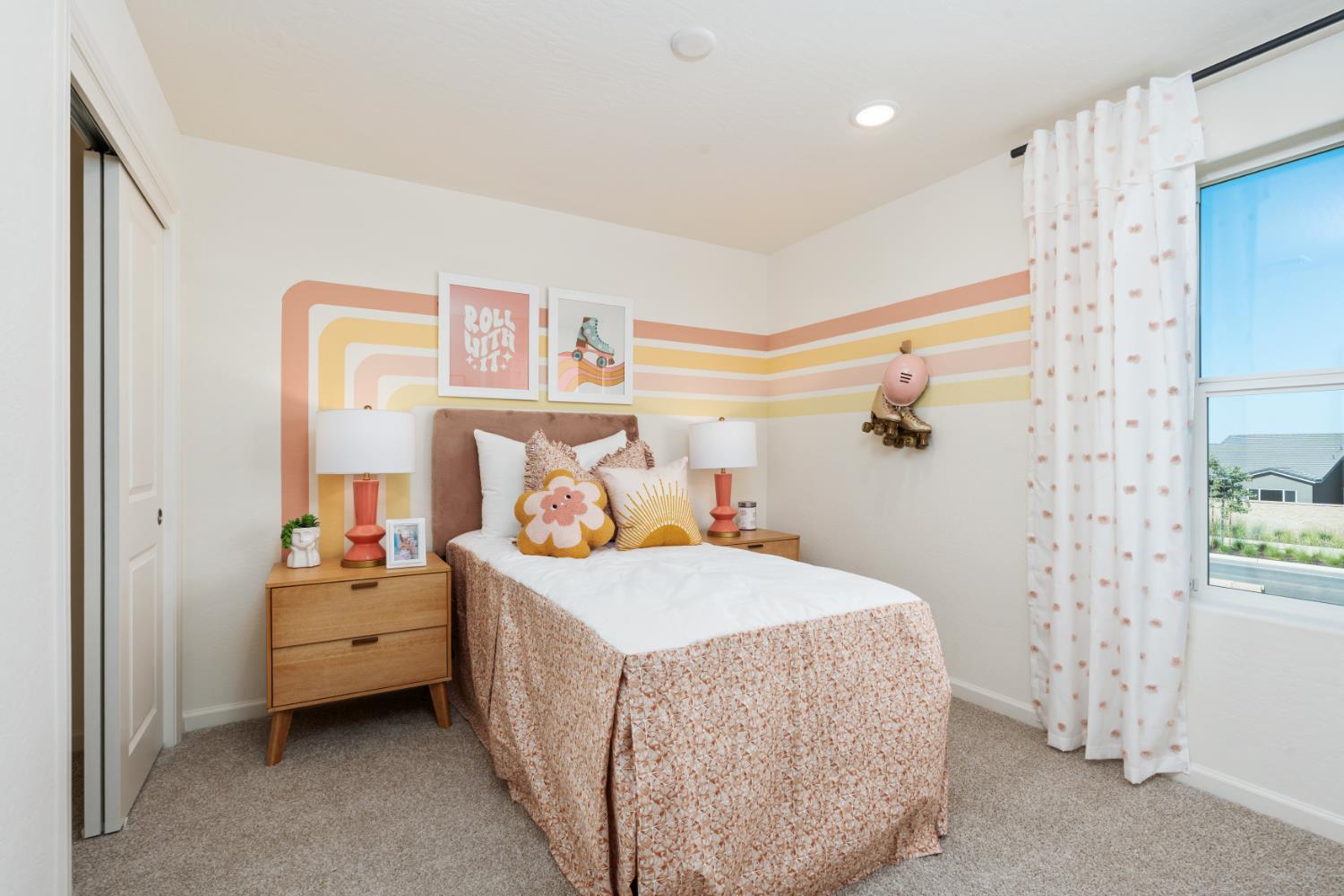 1484 Farmhouse Ln, Clovis, CA 93619