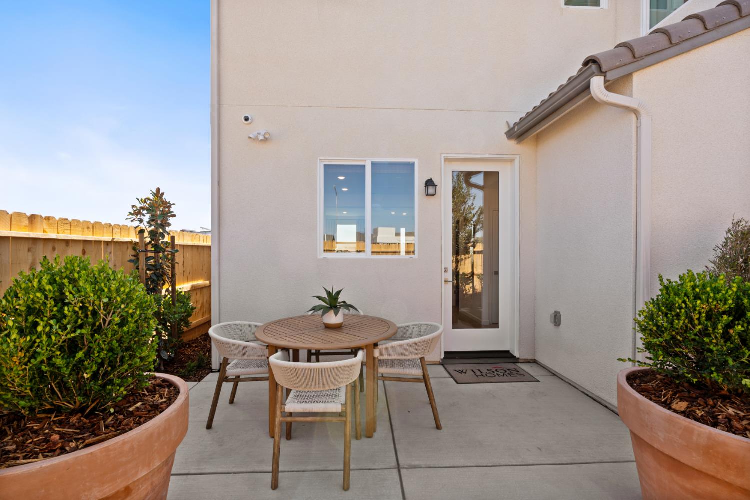 1484 Farmhouse Ln, Clovis, CA 93619