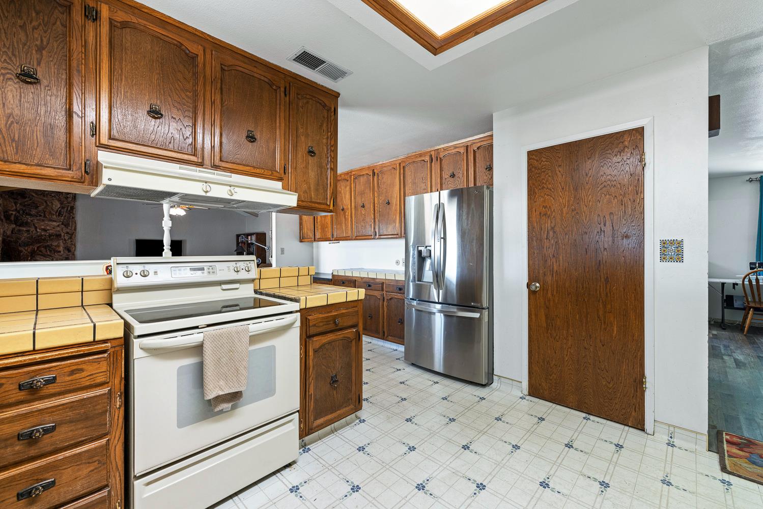 10858 N Armstrong Ave, Clovis, CA 93619