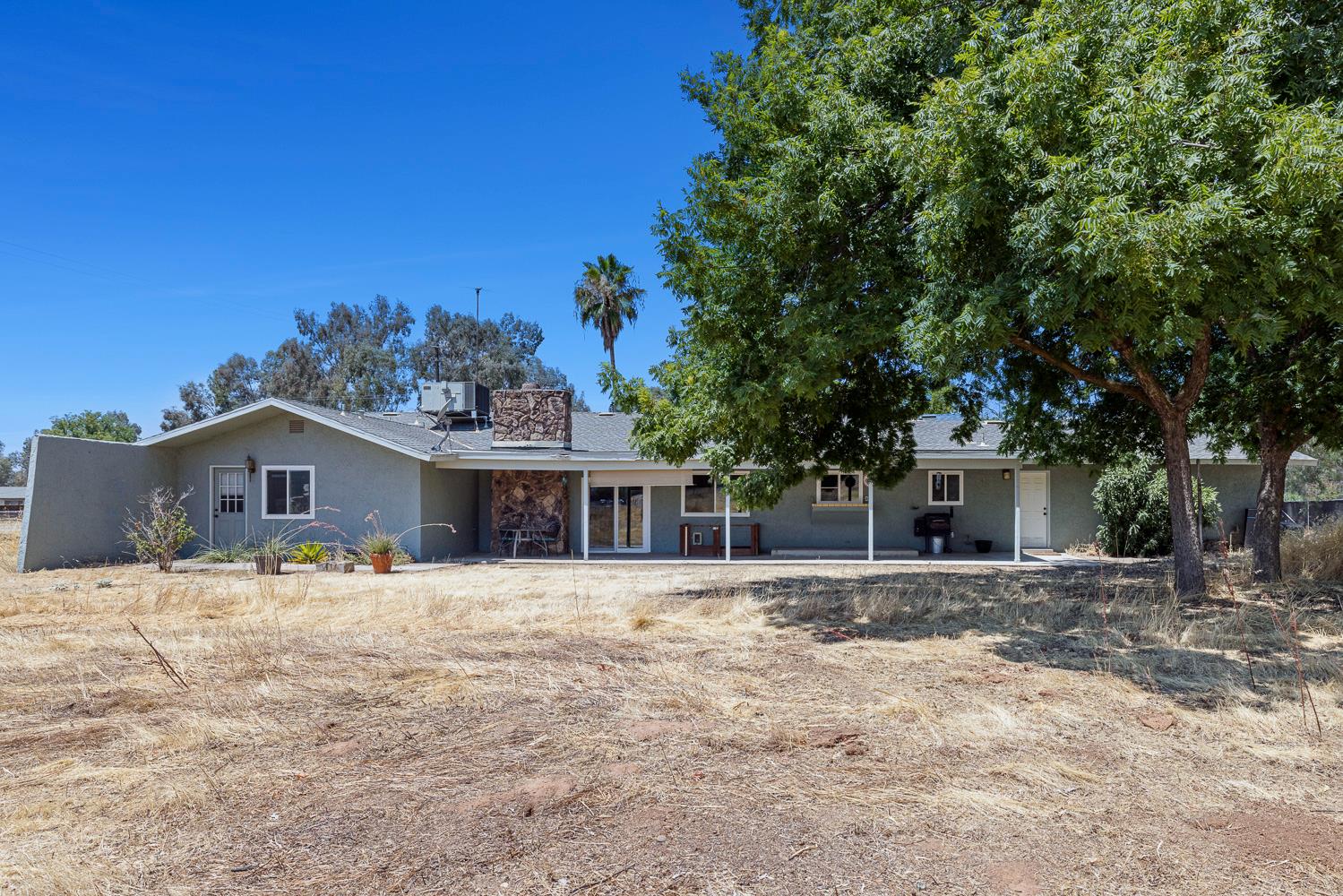 10858 N Armstrong Ave, Clovis, CA 93619