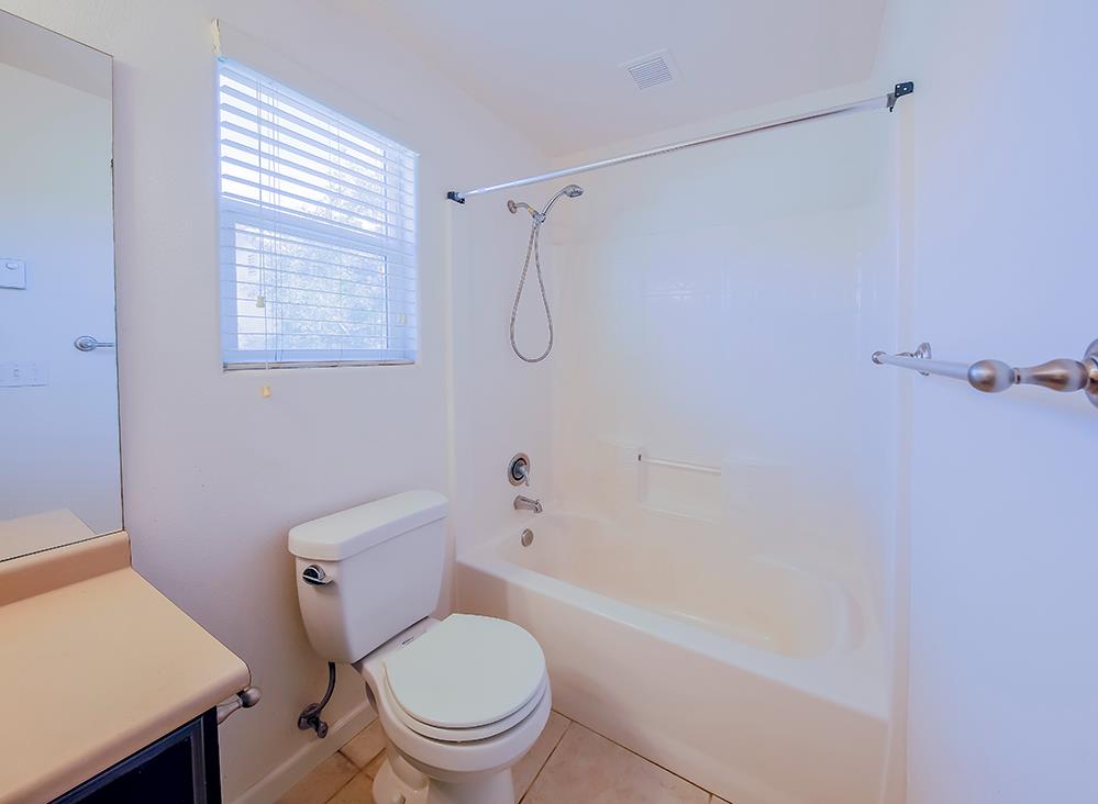 1587 N STRADA Way, Clovis, CA 93619