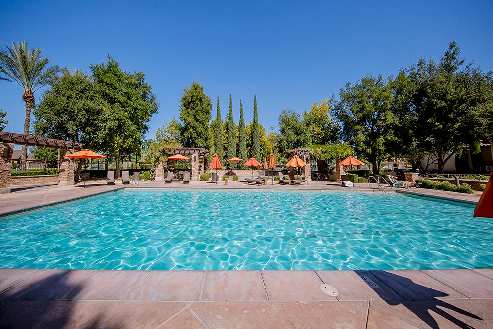 1587 N STRADA Way, Clovis, CA 93619