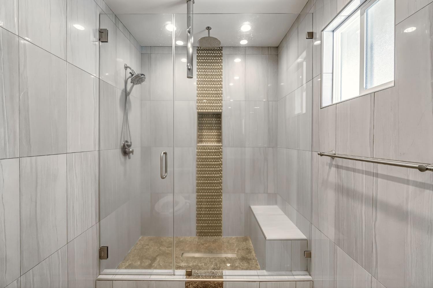 493 Timmy Ave, Clovis, CA 93612