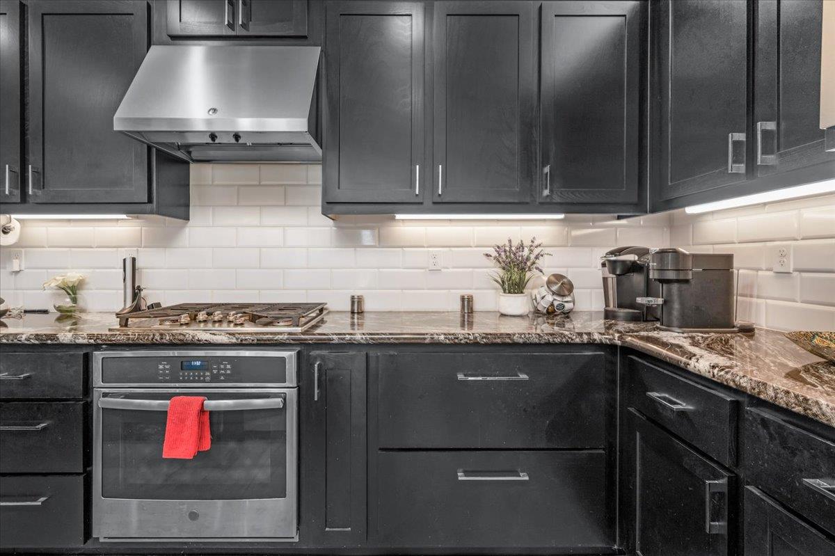 3833 Hannah Ln, Clovis, CA 93619