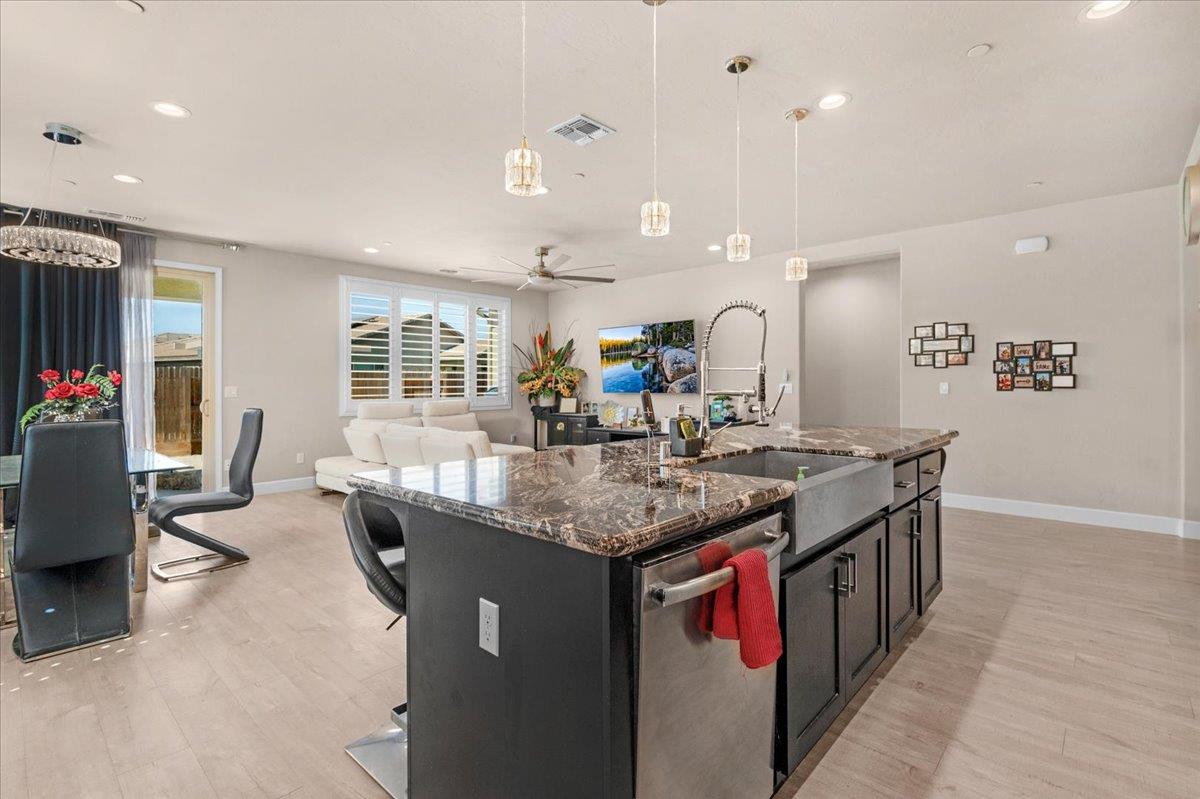 3833 Hannah Ln, Clovis, CA 93619