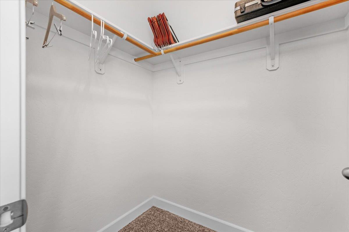 3833 Hannah Ln, Clovis, CA 93619