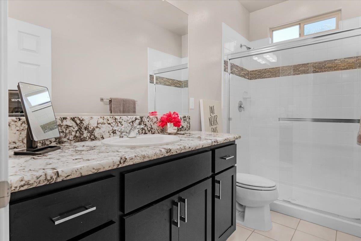 3833 Hannah Ln, Clovis, CA 93619