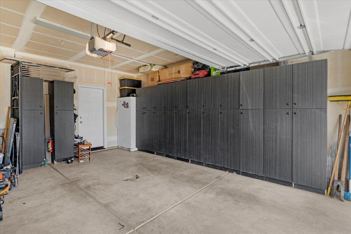 3833 Hannah Ln, Clovis, CA 93619