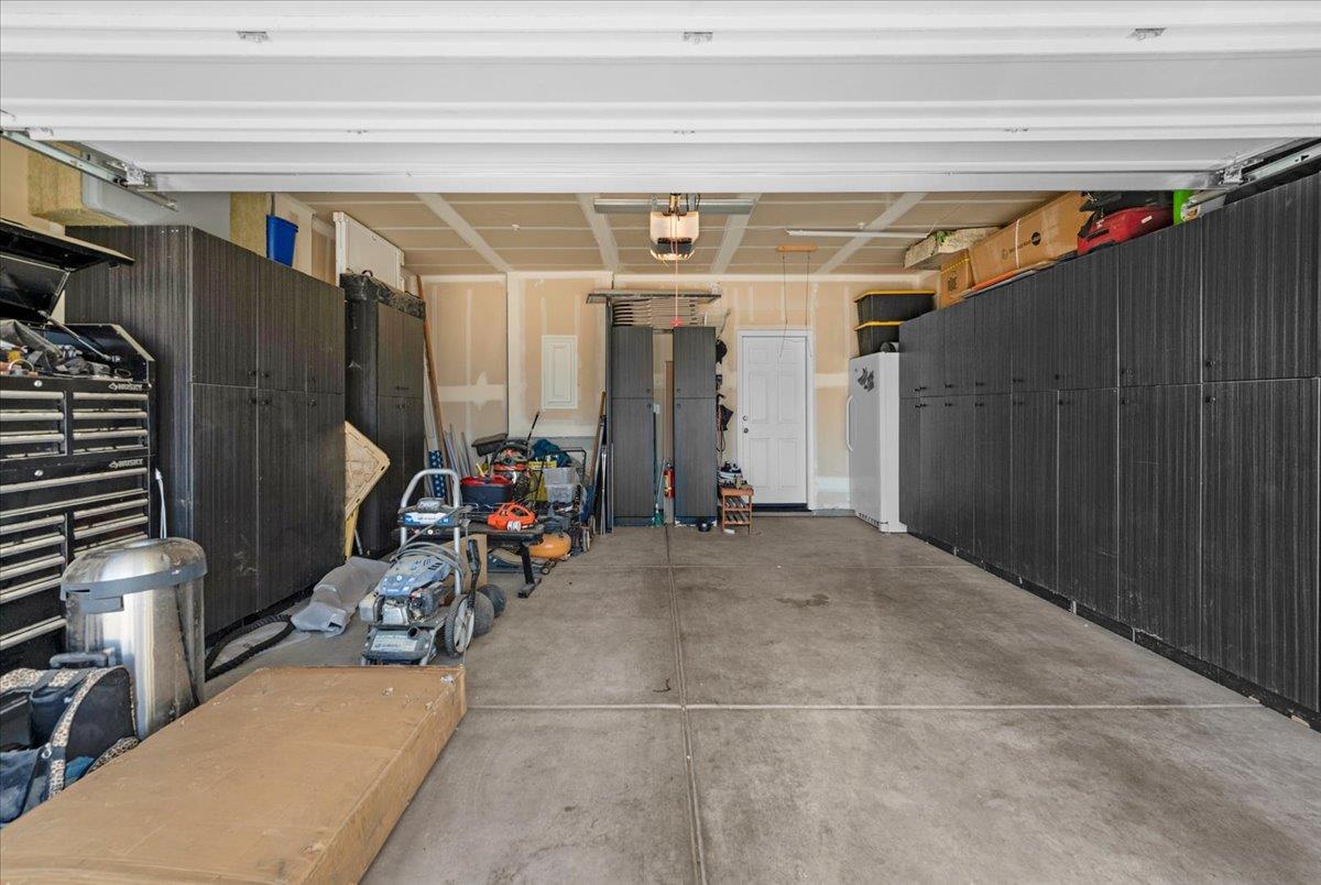 3833 Hannah Ln, Clovis, CA 93619