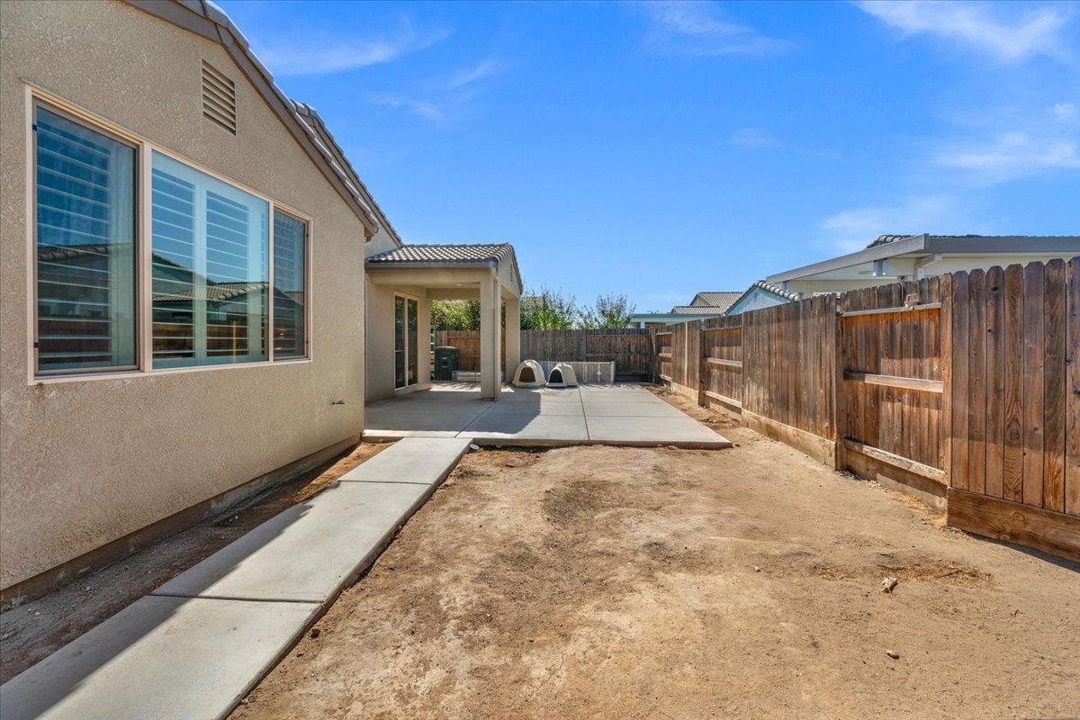 3833 Hannah Ln, Clovis, CA 93619