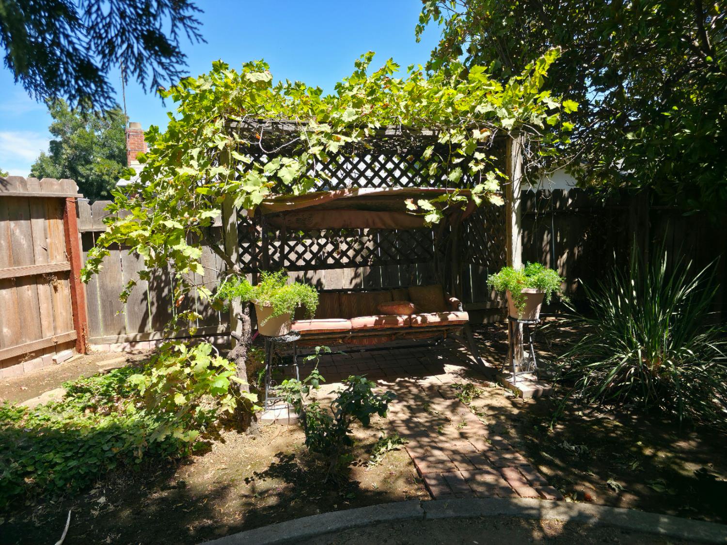 1605 Scott Pl, Clovis, CA 93611