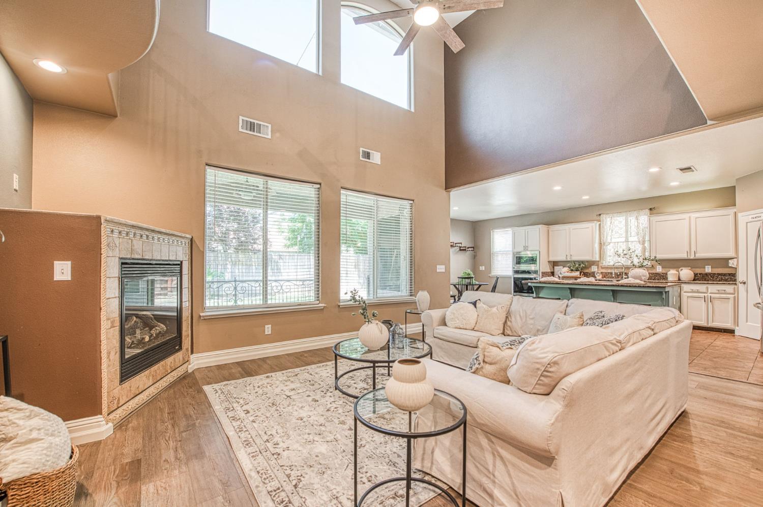 2631 Wrenwood Ave, Clovis, CA 93611