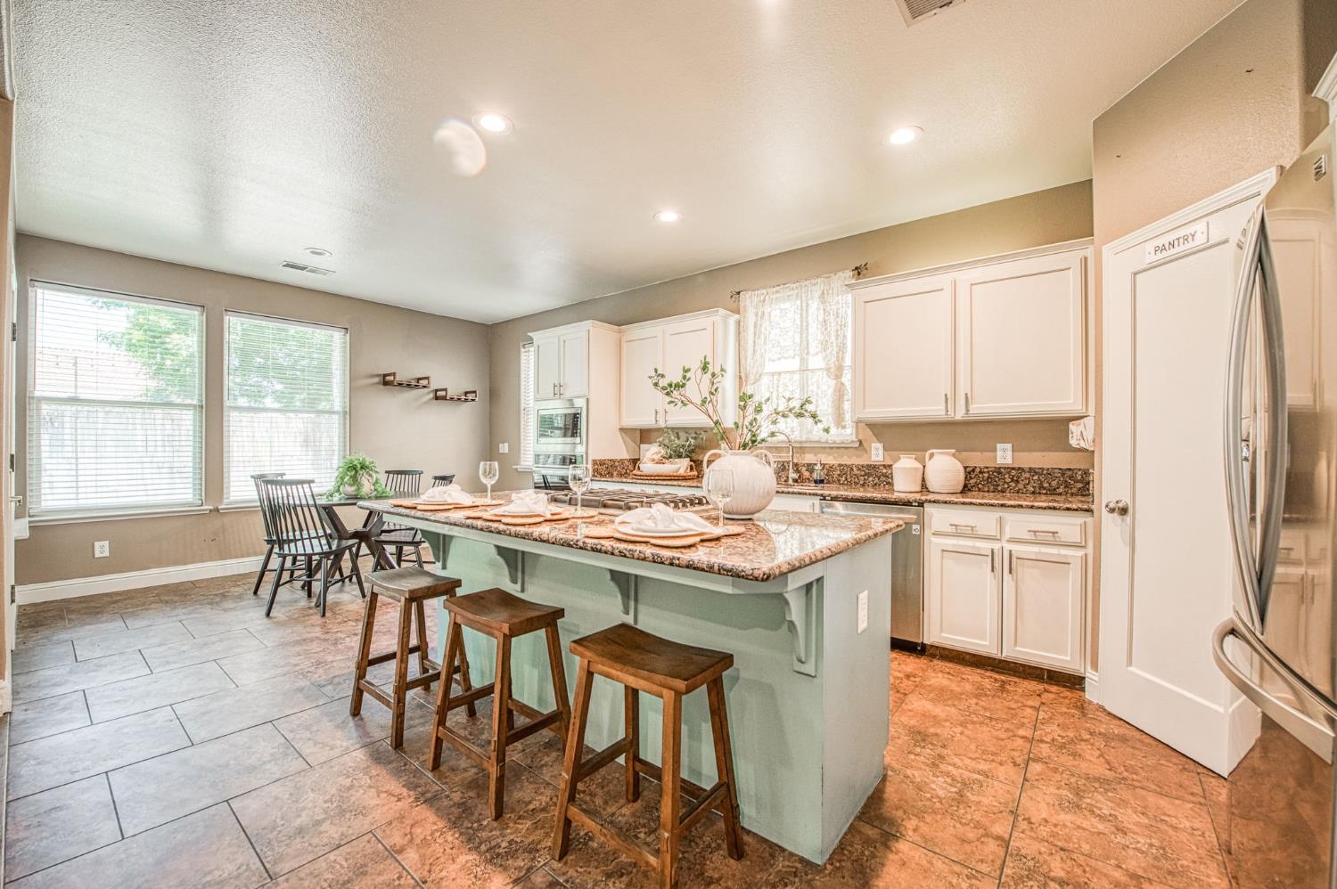 2631 Wrenwood Ave, Clovis, CA 93611