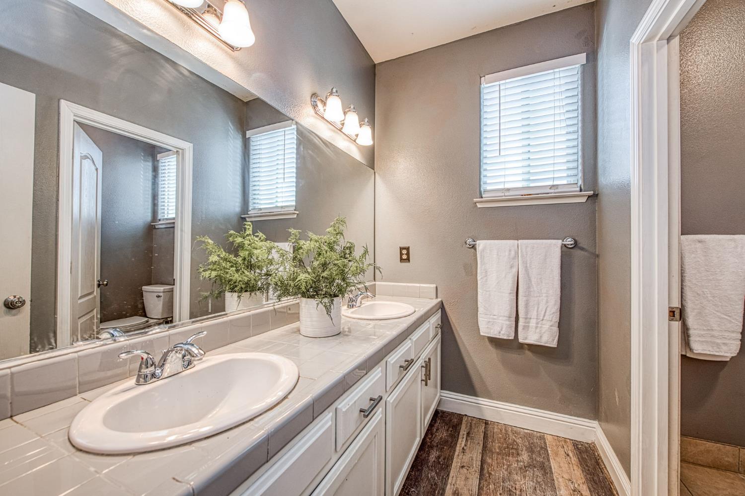 2631 Wrenwood Ave, Clovis, CA 93611