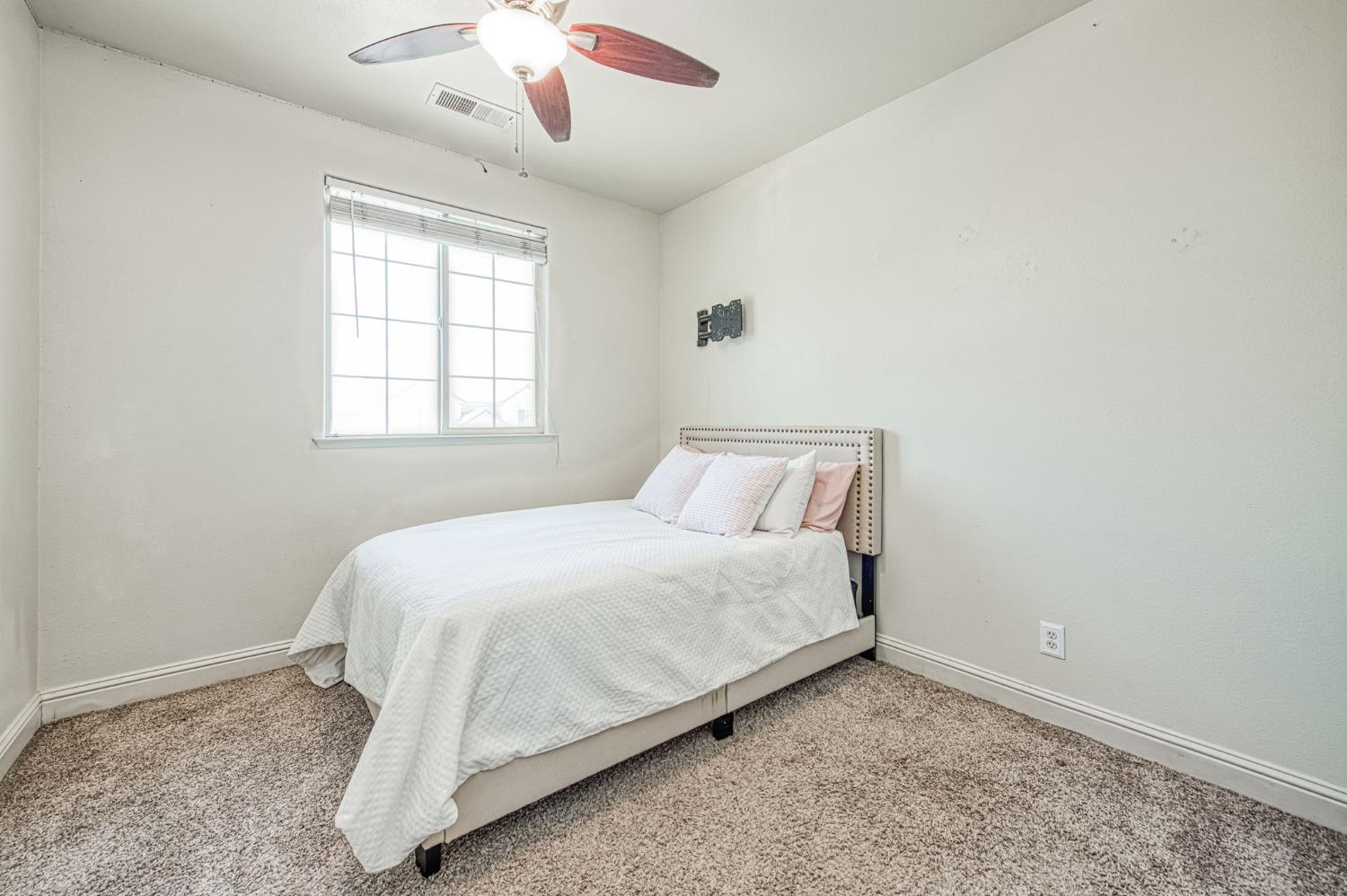 2631 Wrenwood Ave, Clovis, CA 93611