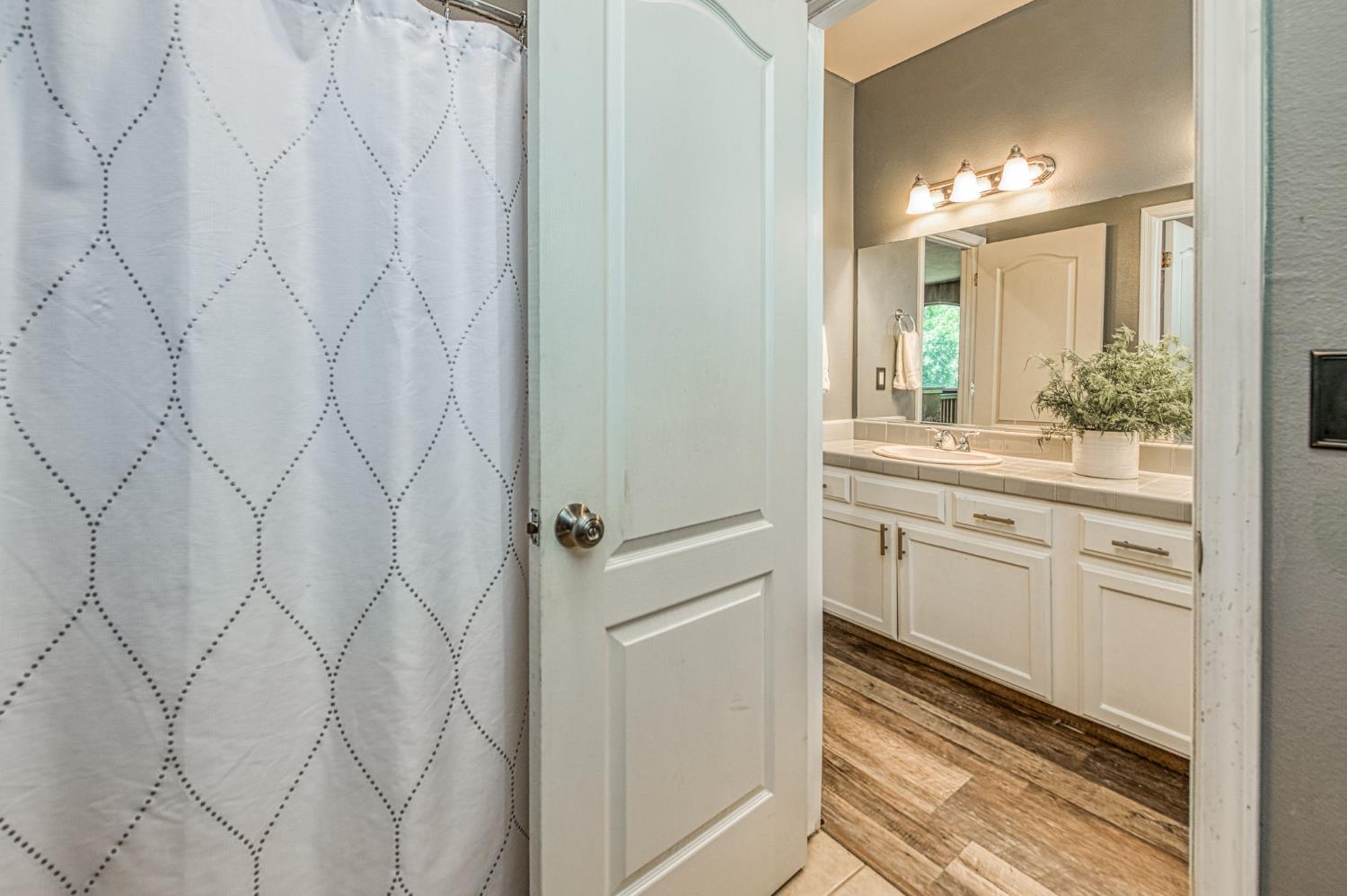 2631 Wrenwood Ave, Clovis, CA 93611
