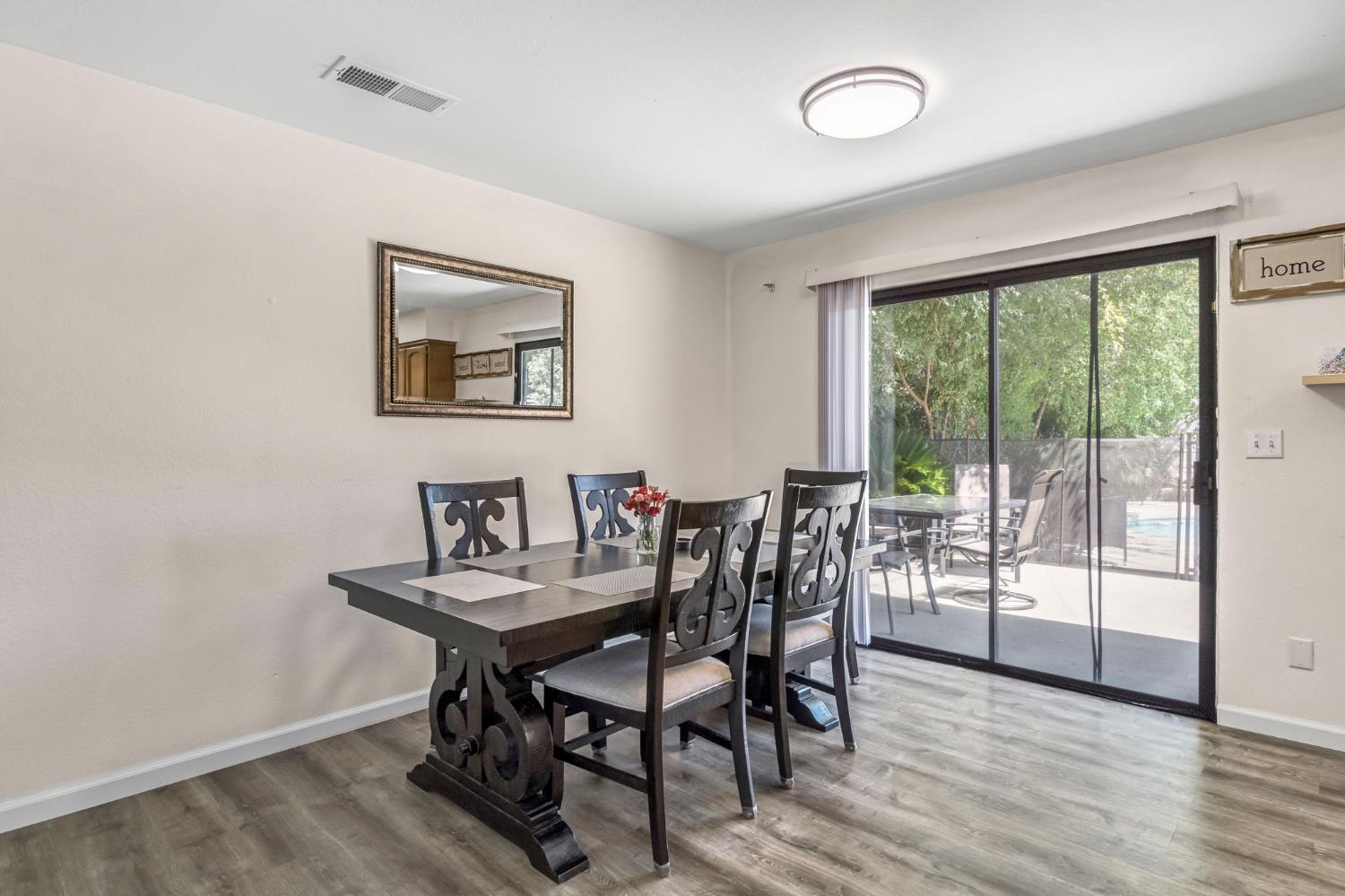 937 Filbert Ave, Clovis, CA 93611