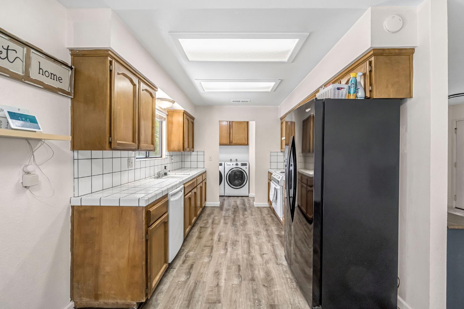 937 Filbert Ave, Clovis, CA 93611