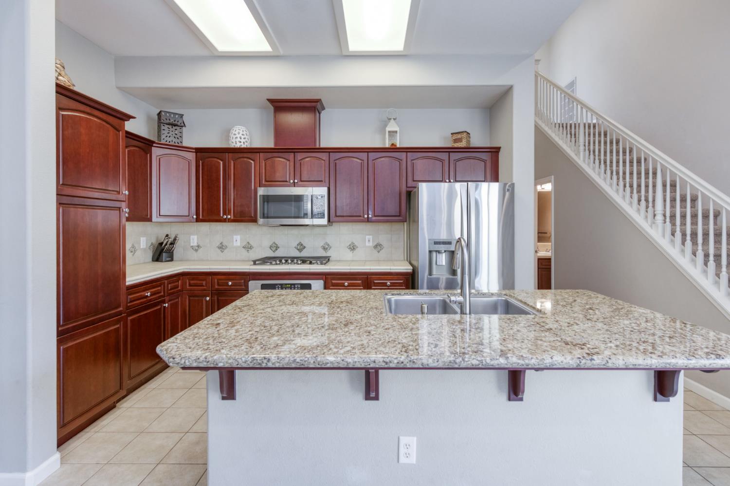 3640 Vermont Ln, Clovis, CA 93619