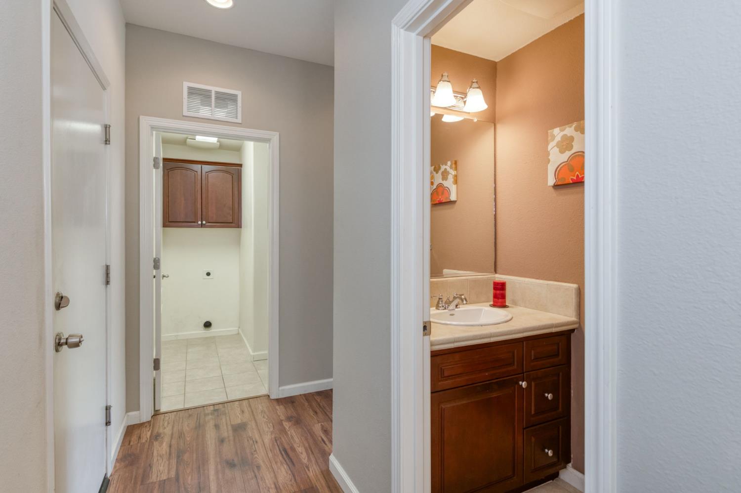 3640 Vermont Ln, Clovis, CA 93619