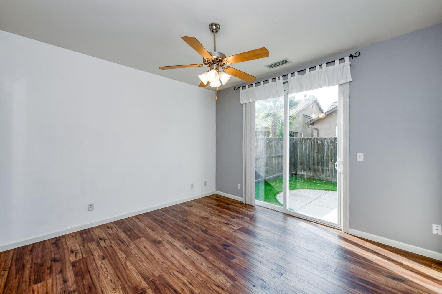3640 Vermont Ln, Clovis, CA 93619