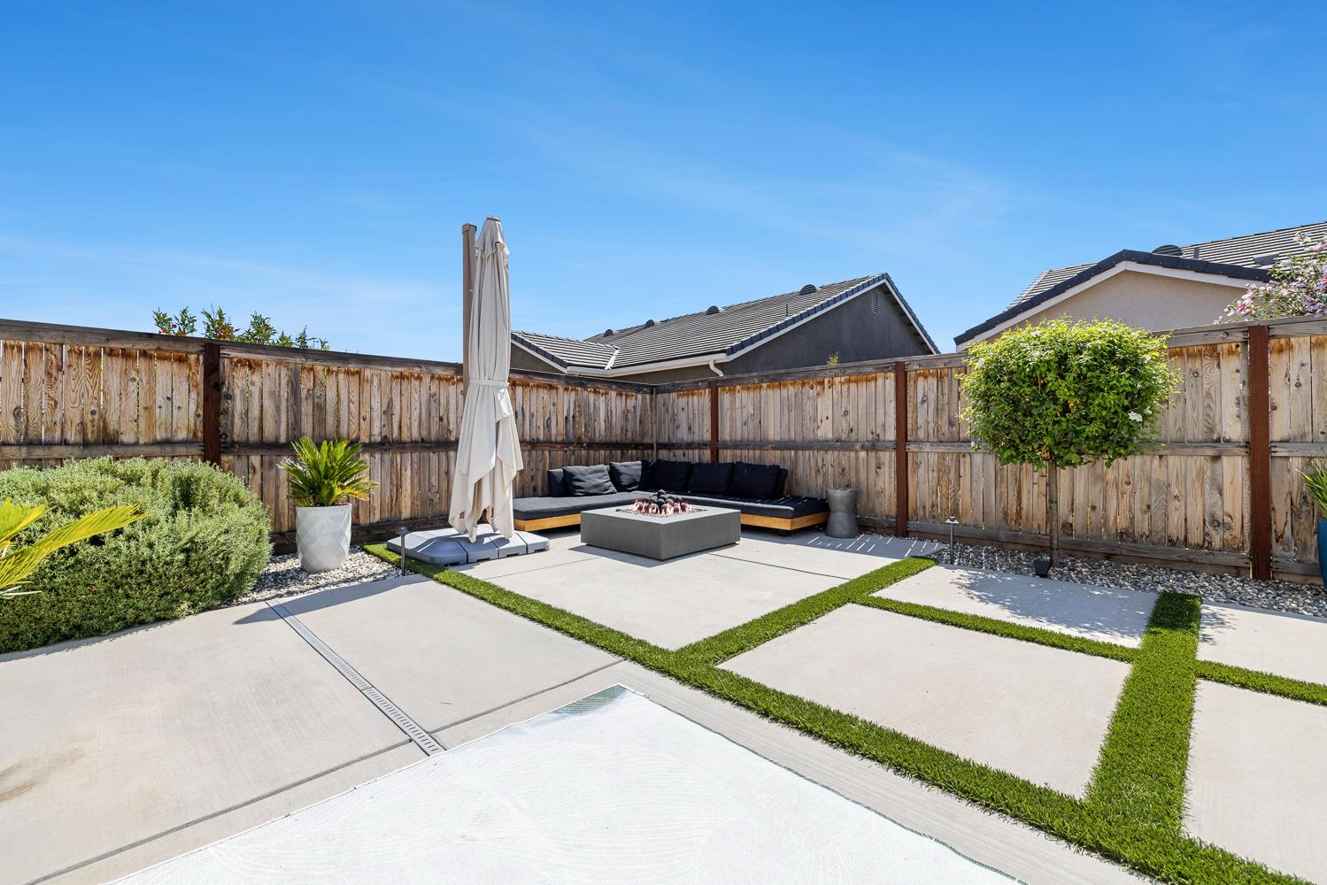 970 Lester Ave, Clovis, CA 93619