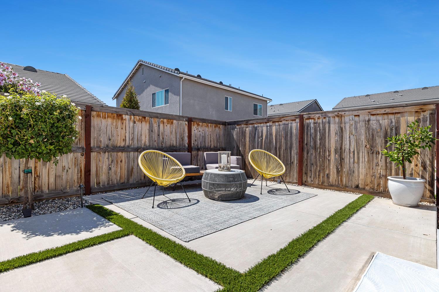 970 Lester Ave, Clovis, CA 93619
