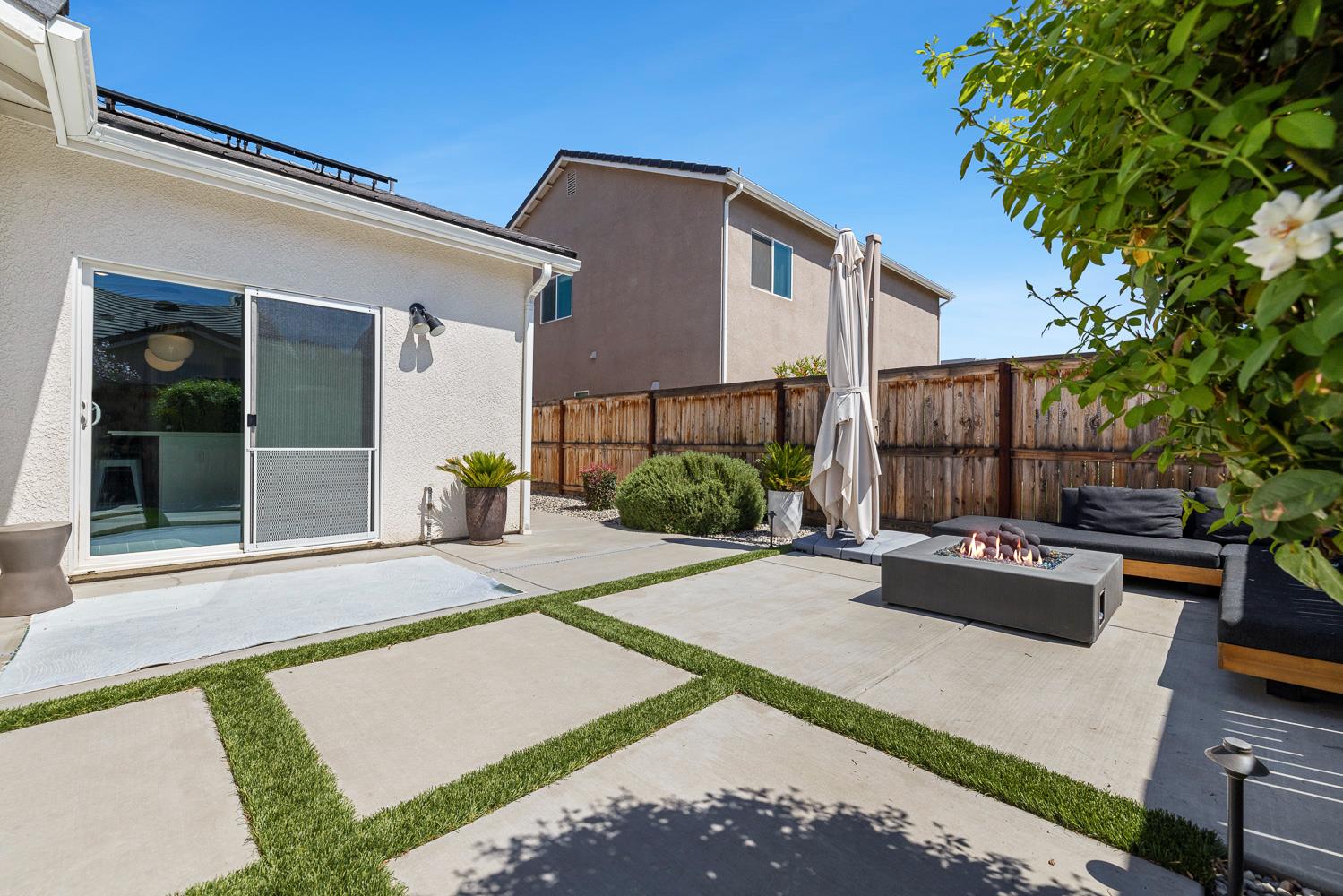 970 Lester Ave, Clovis, CA 93619