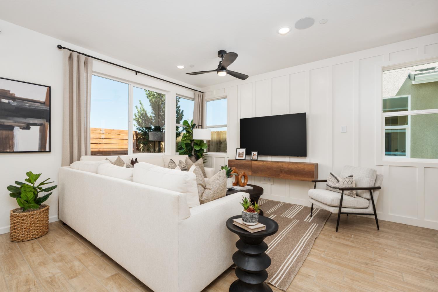 1515 Pioneer Ln, Clovis, CA 93619