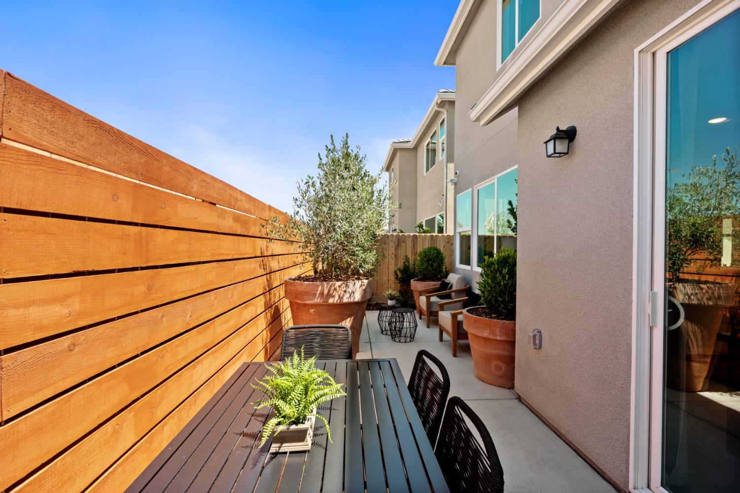 1515 Pioneer Ln, Clovis, CA 93619