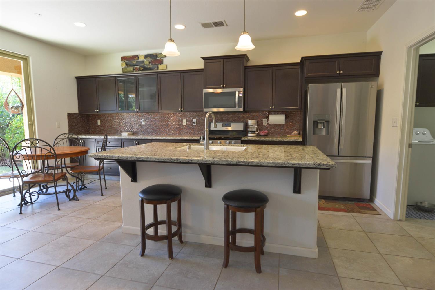 3556 Mecca Ave, Clovis, CA 93619
