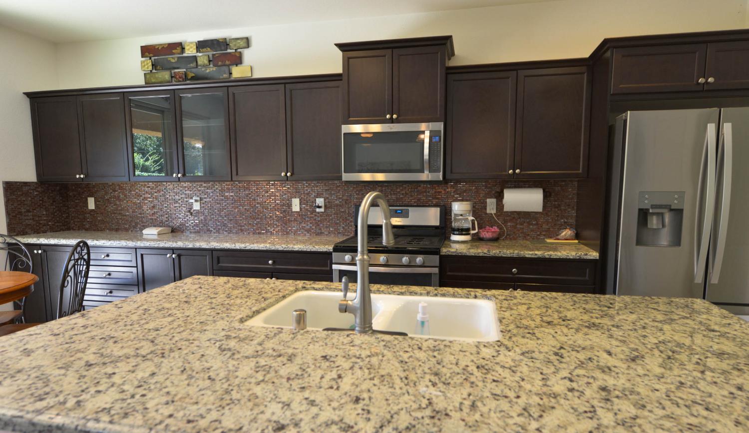 3556 Mecca Ave, Clovis, CA 93619