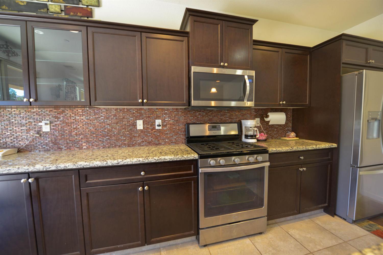 3556 Mecca Ave, Clovis, CA 93619