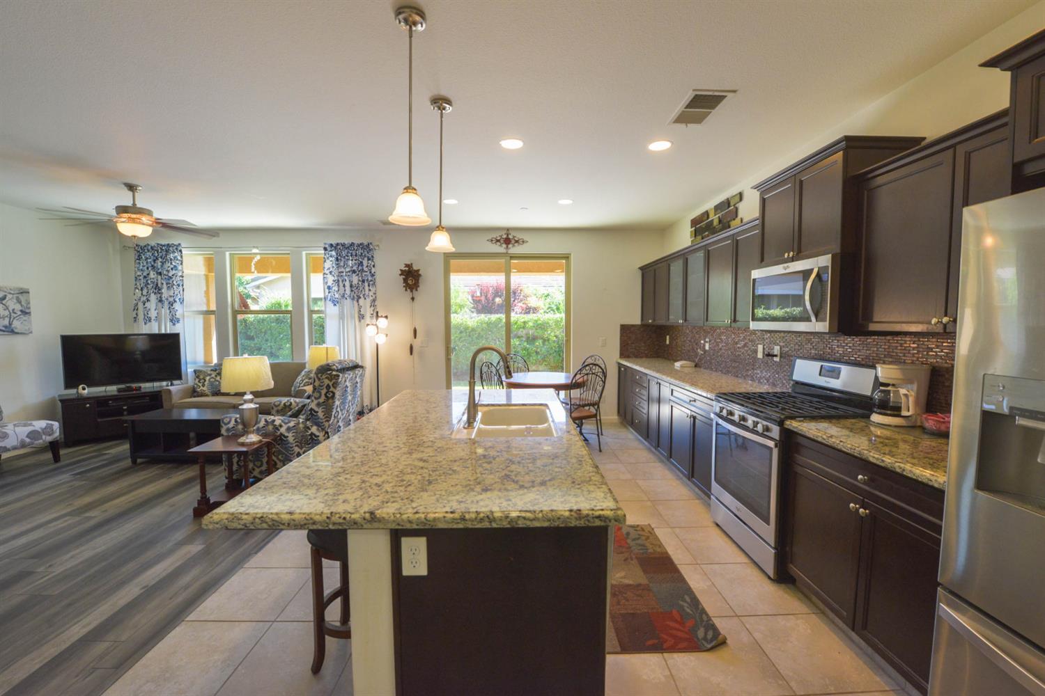 3556 Mecca Ave, Clovis, CA 93619