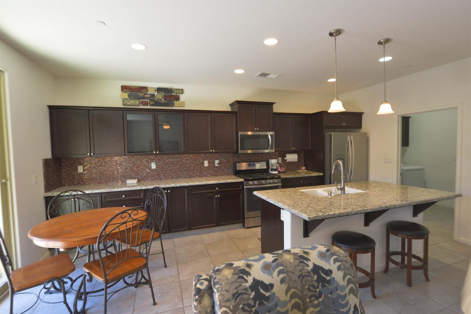 3556 Mecca Ave, Clovis, CA 93619