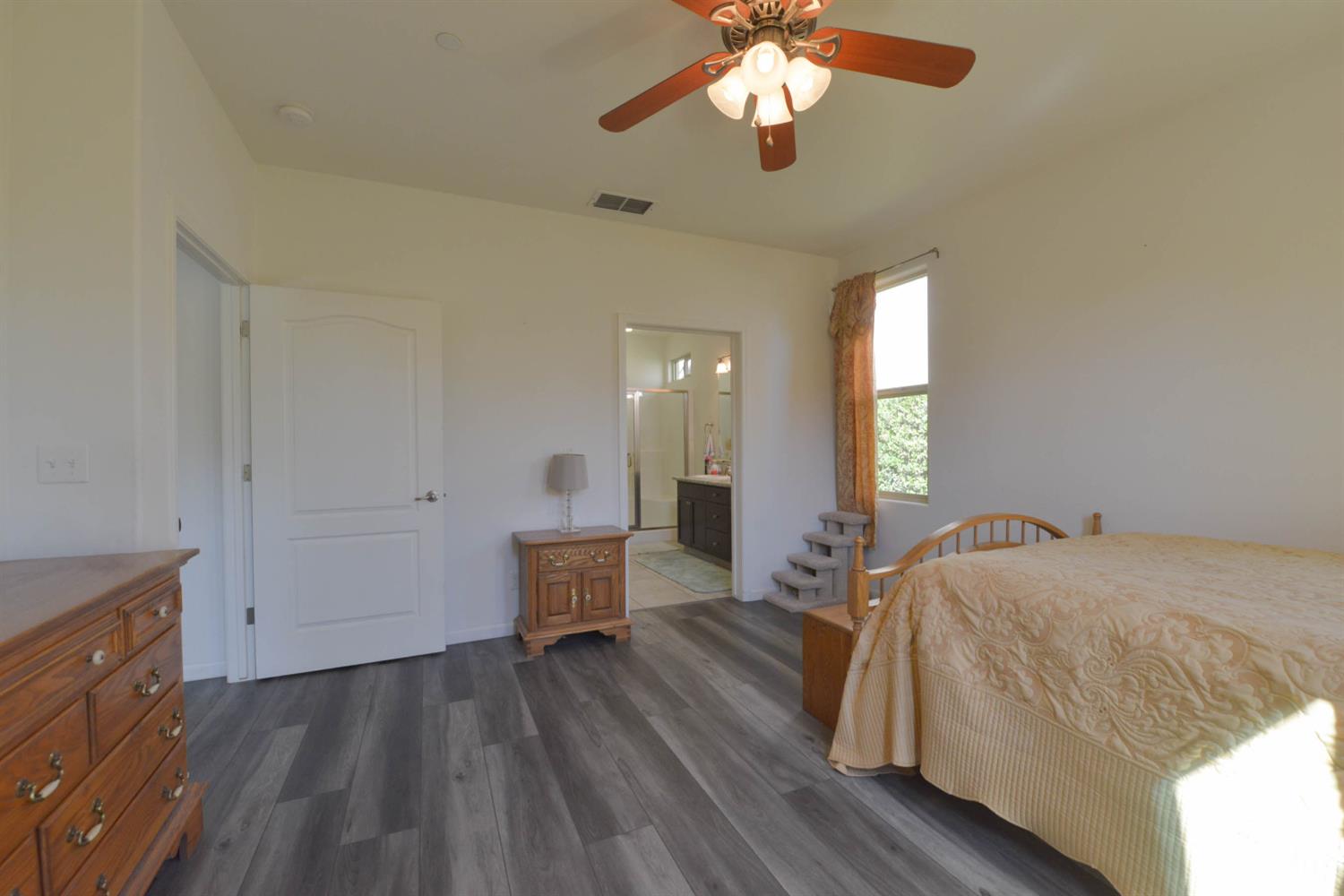 3556 Mecca Ave, Clovis, CA 93619