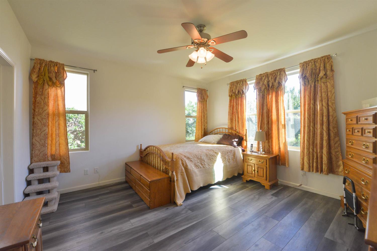 3556 Mecca Ave, Clovis, CA 93619