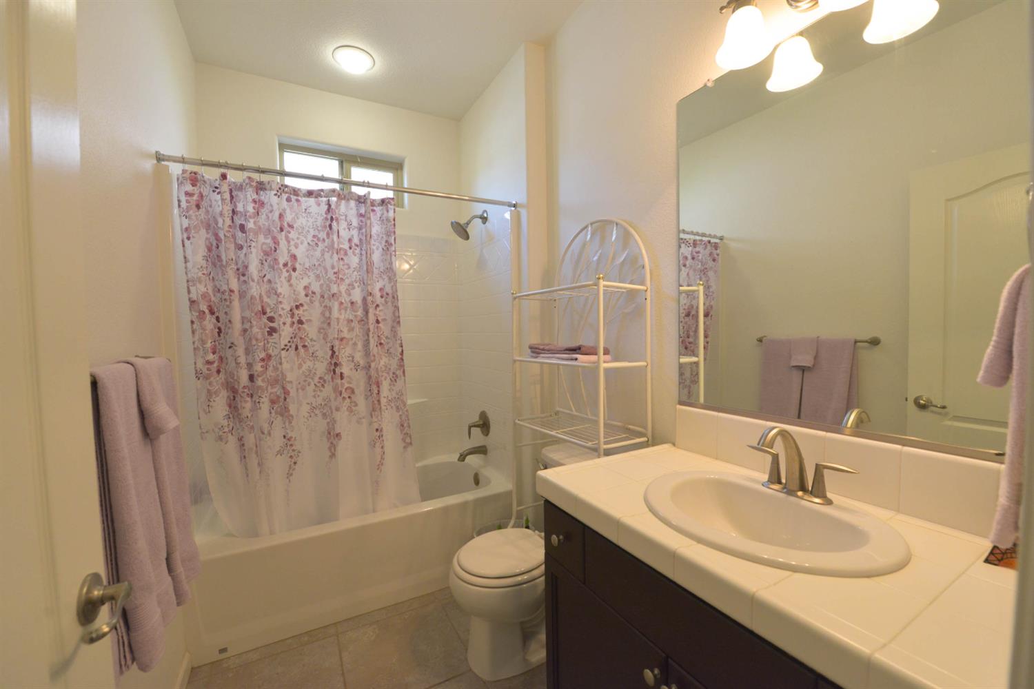 3556 Mecca Ave, Clovis, CA 93619