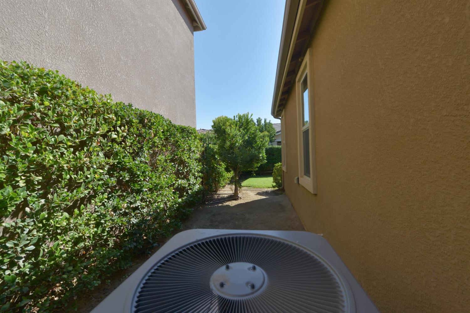 3556 Mecca Ave, Clovis, CA 93619