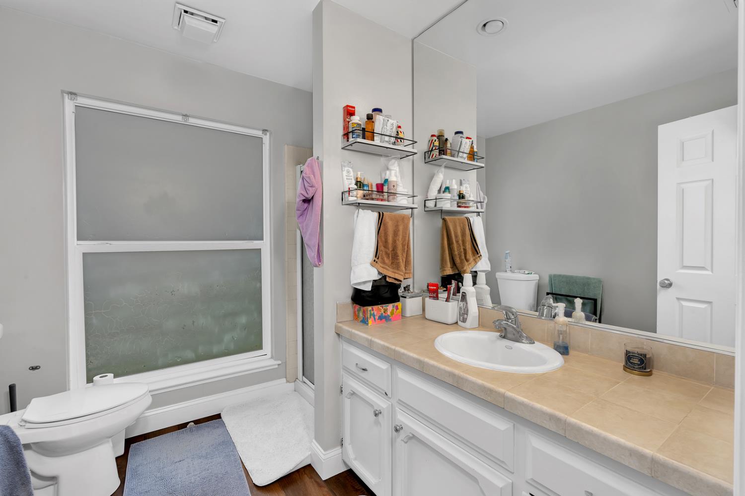 983 Ezie Ave, Clovis, CA 93611