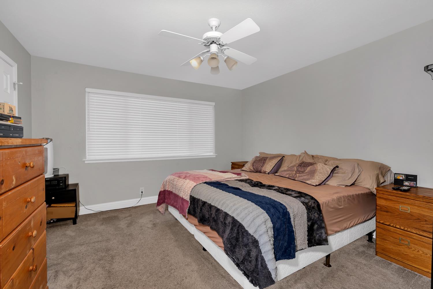 983 Ezie Ave, Clovis, CA 93611