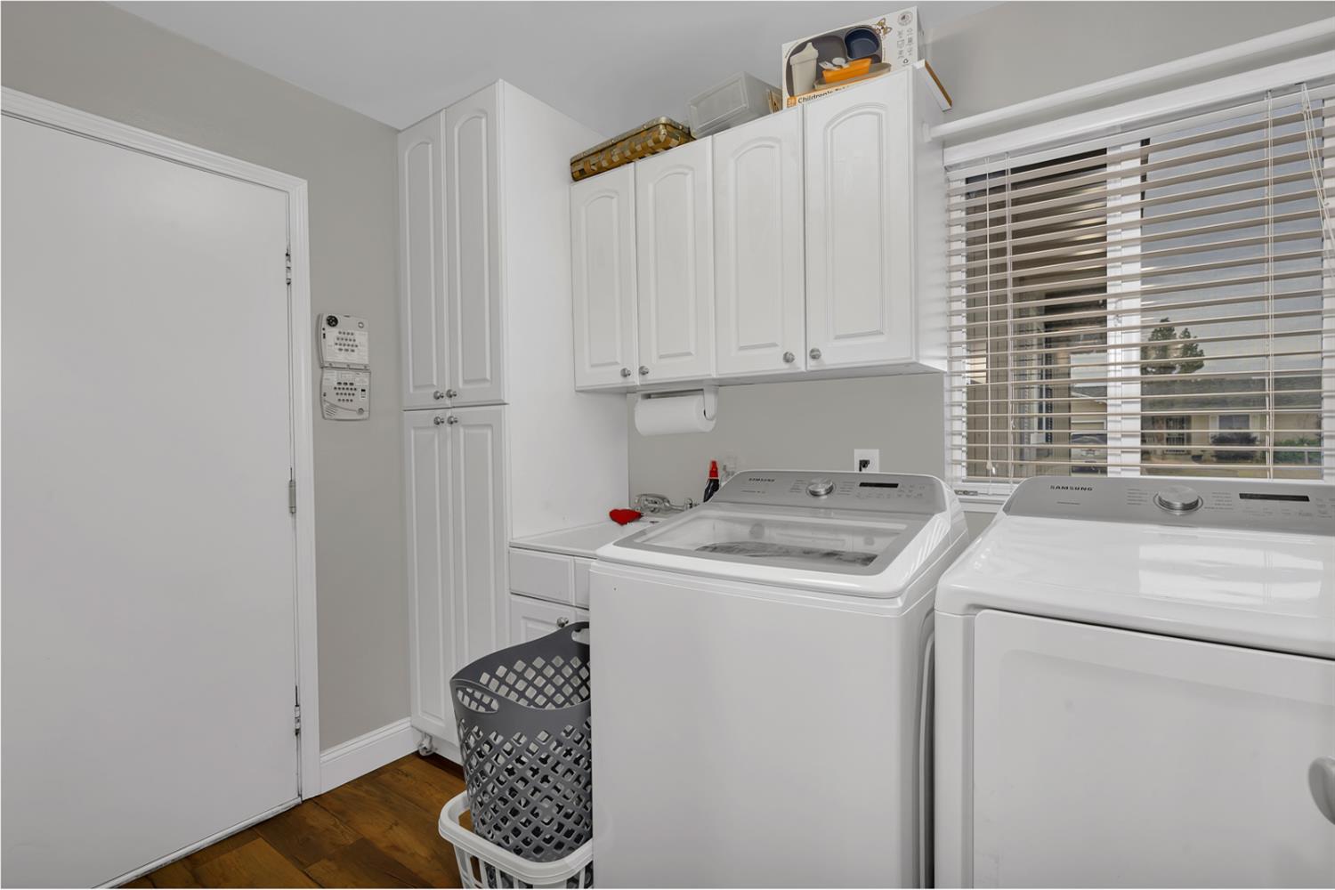 983 Ezie Ave, Clovis, CA 93611