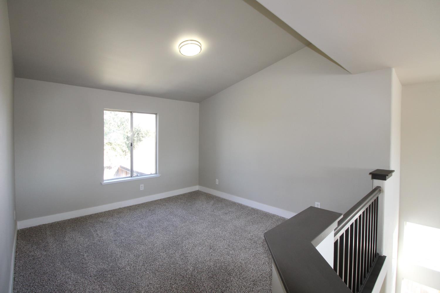 2117 Goshen Ave, Clovis, CA 93611