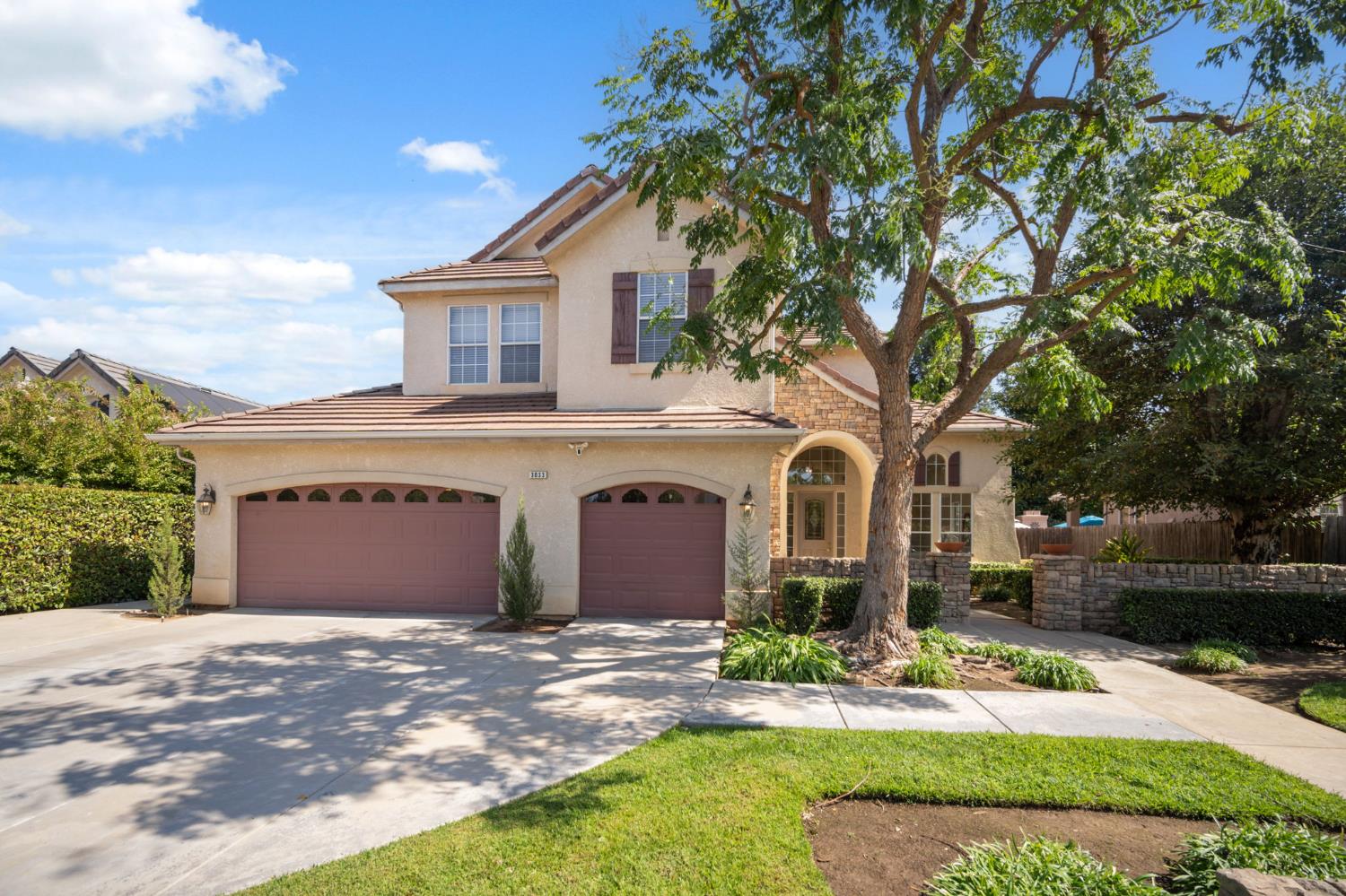 3033 Hanson Ave, Clovis, CA 93611