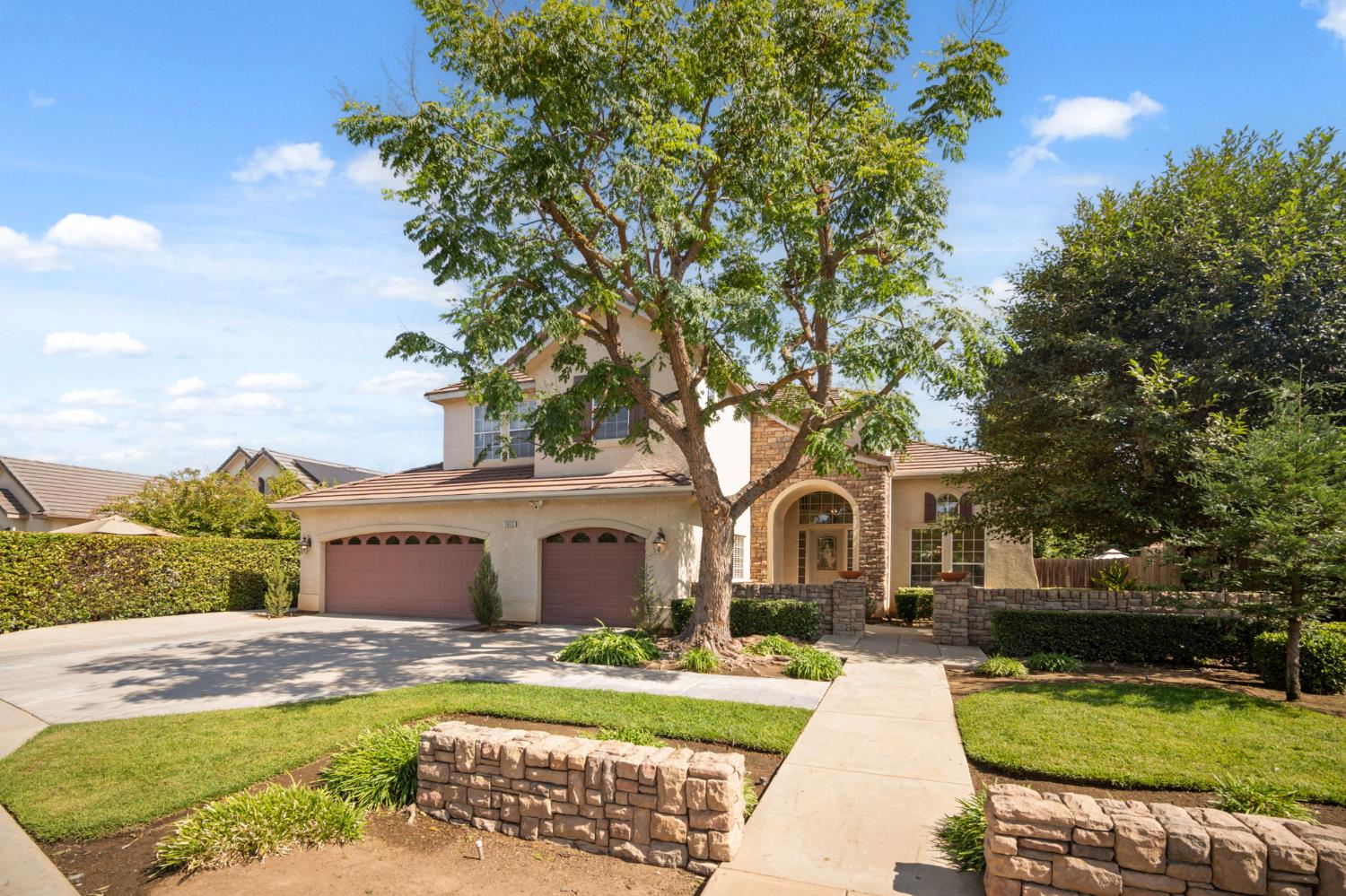 3033 Hanson Ave, Clovis, CA 93611