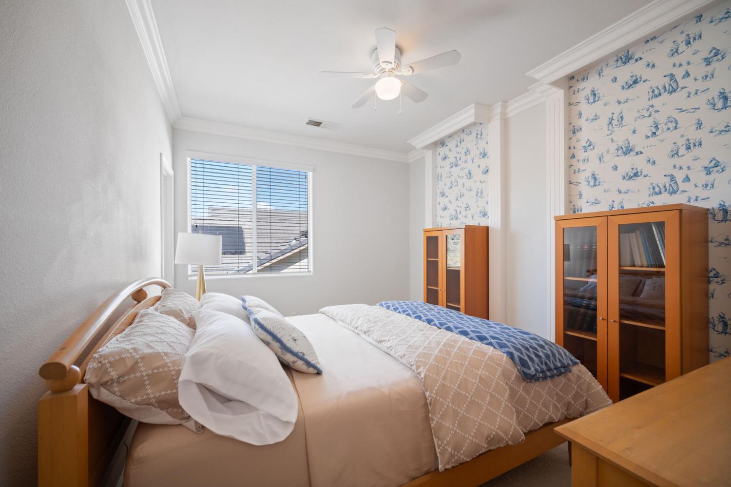 3033 Hanson Ave, Clovis, CA 93611