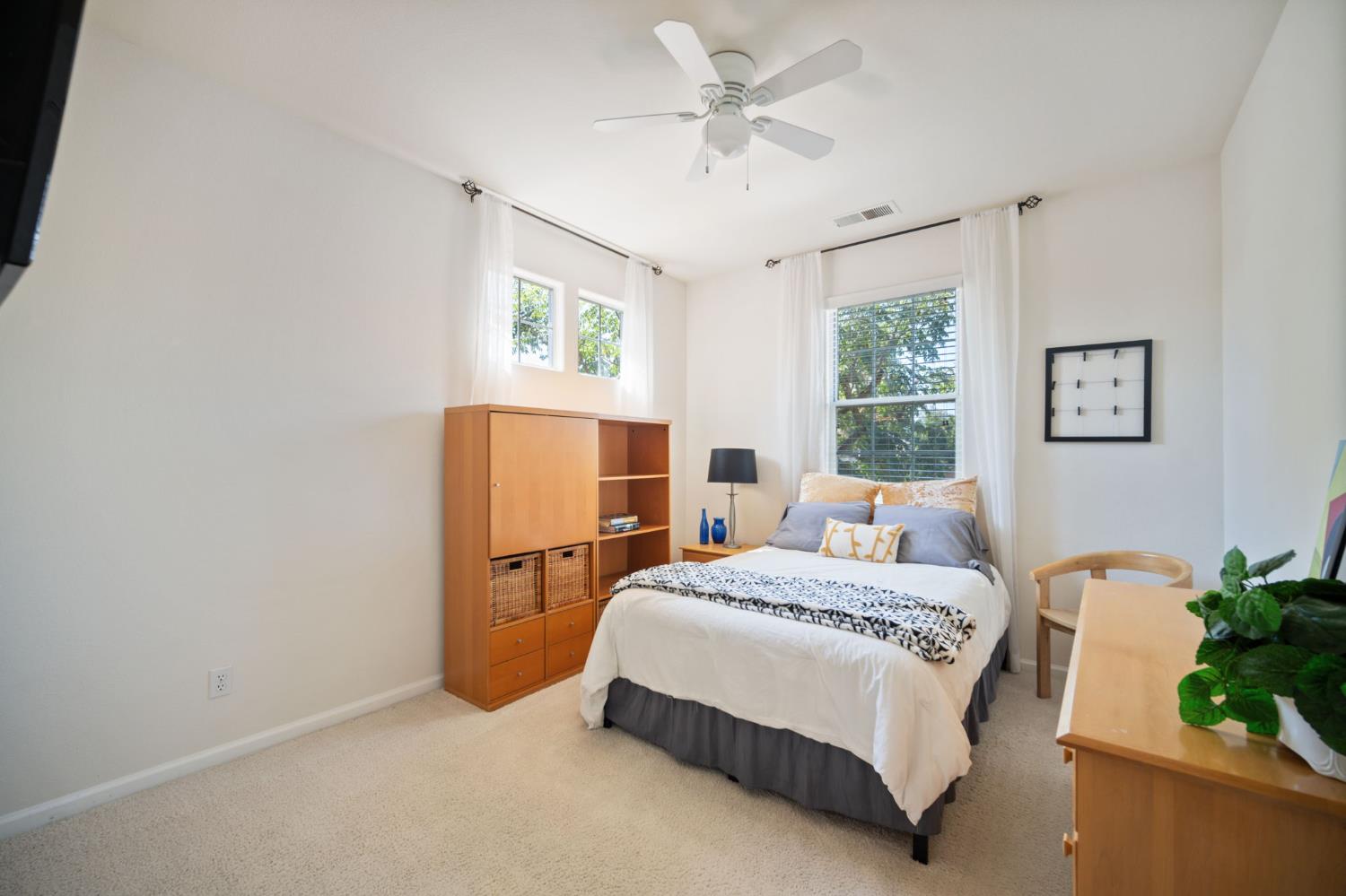 3033 Hanson Ave, Clovis, CA 93611